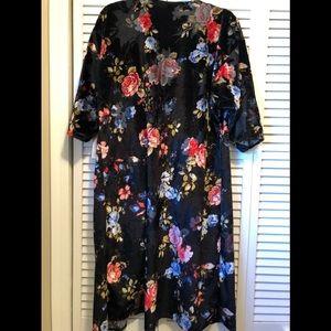 New With Tags LulaRoe Medium Velvet Shirley